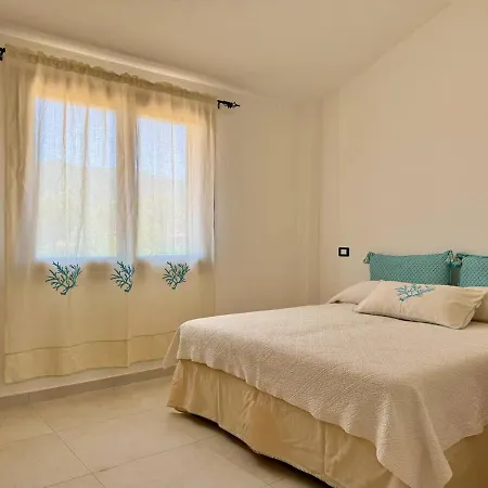 Su Lillu Elegante Con Giardino Сasa de vacaciones *